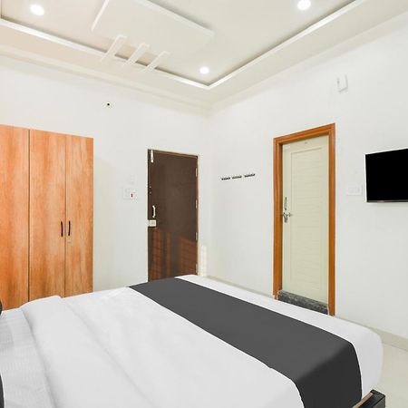 Super Townhouse Kokapet Formerly Aarian Tej Nilayam Gundipet Екстериор снимка