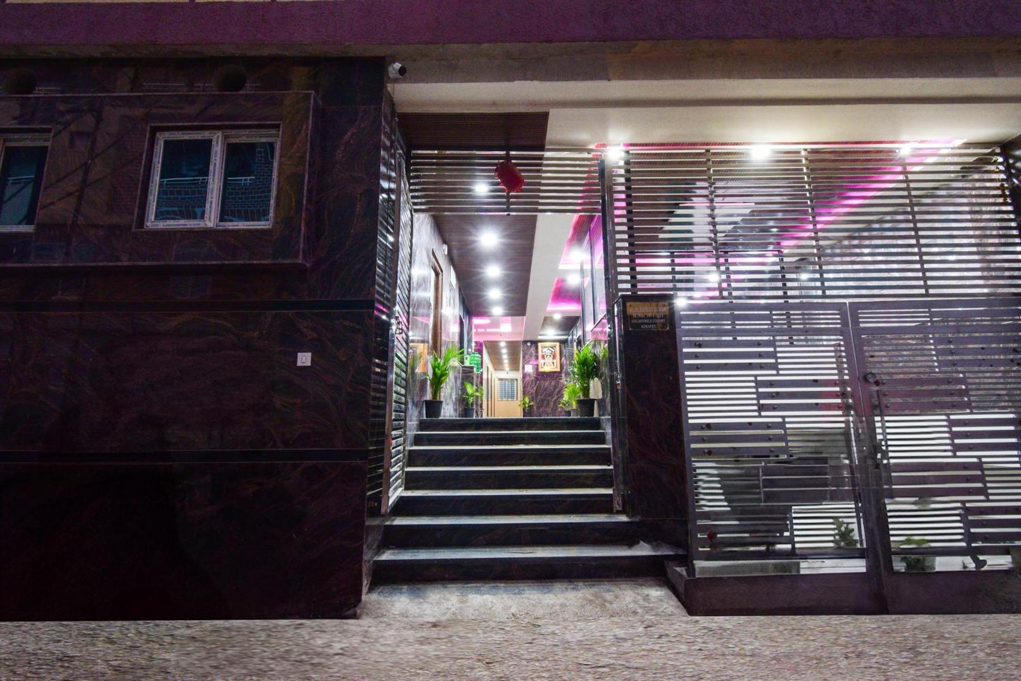 Super Townhouse Kokapet Formerly Aarian Tej Nilayam Gundipet Екстериор снимка