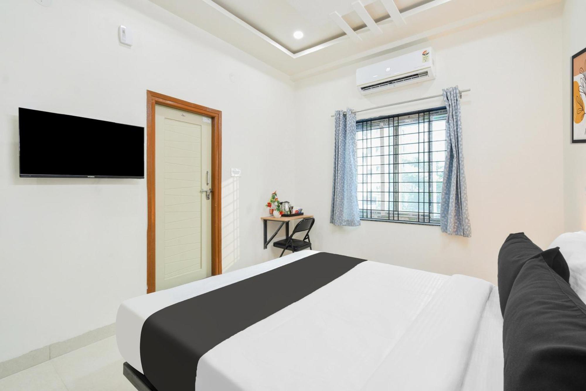 Super Townhouse Kokapet Formerly Aarian Tej Nilayam Gundipet Екстериор снимка