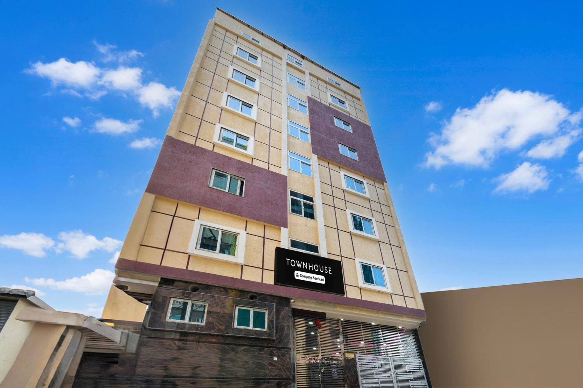 Super Townhouse Kokapet Formerly Aarian Tej Nilayam Gundipet Екстериор снимка