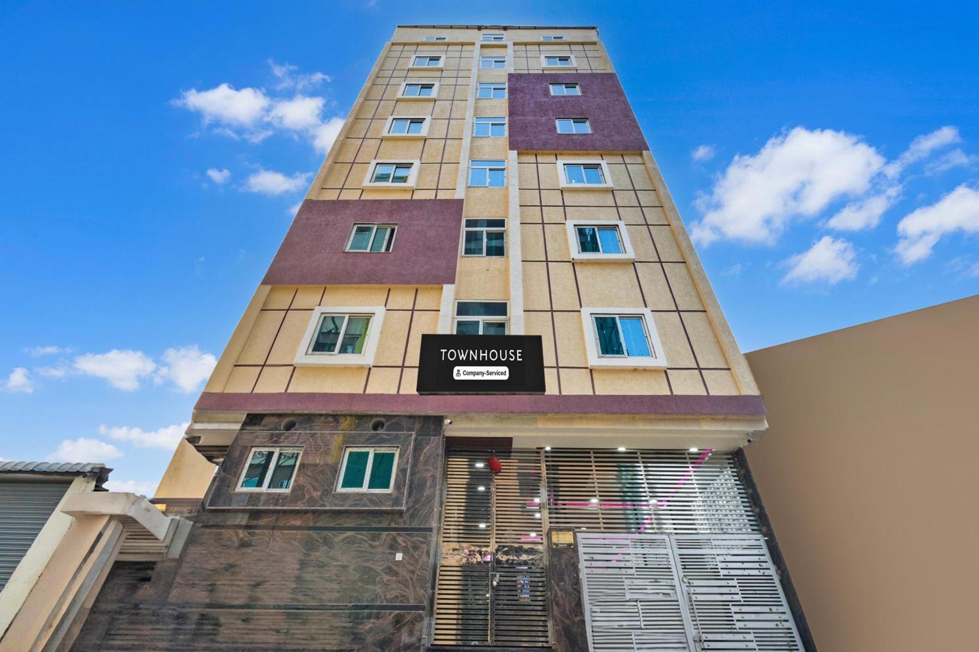 Super Townhouse Kokapet Formerly Aarian Tej Nilayam Gundipet Екстериор снимка