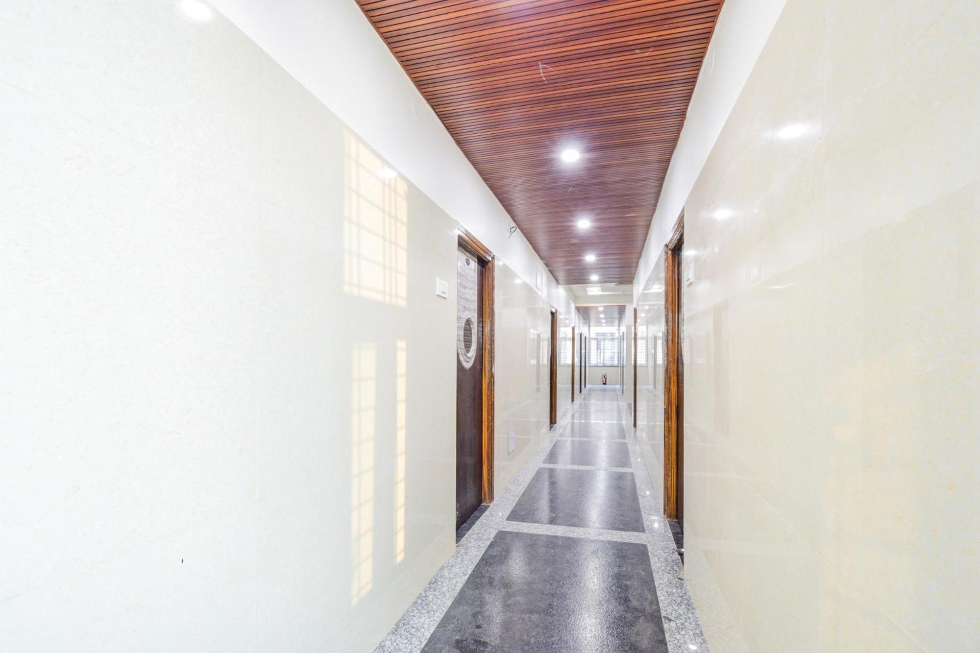 Super Townhouse Kokapet Formerly Aarian Tej Nilayam Gundipet Екстериор снимка