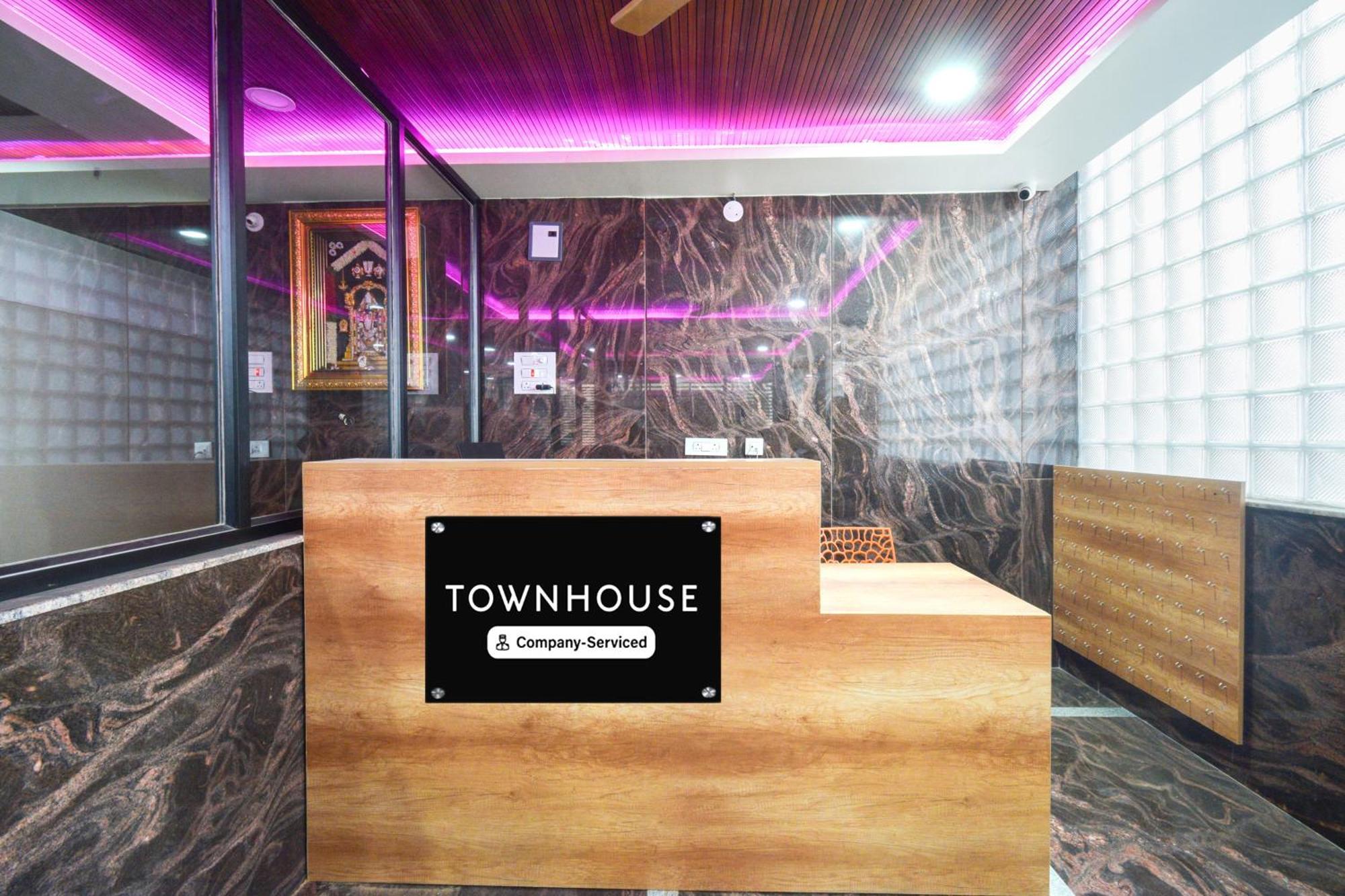 Super Townhouse Kokapet Formerly Aarian Tej Nilayam Gundipet Екстериор снимка