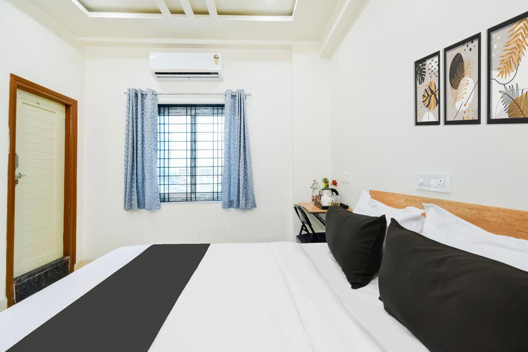 Super Townhouse Kokapet Formerly Aarian Tej Nilayam Gundipet Екстериор снимка