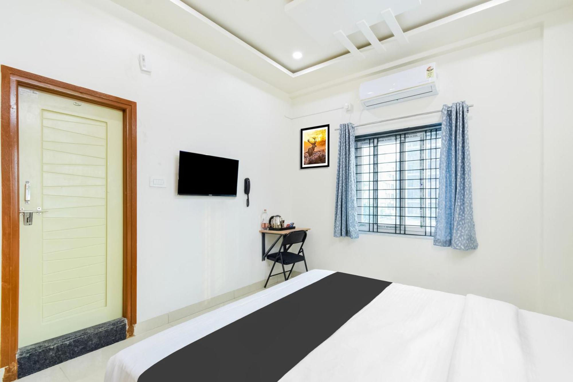Super Townhouse Kokapet Formerly Aarian Tej Nilayam Gundipet Екстериор снимка